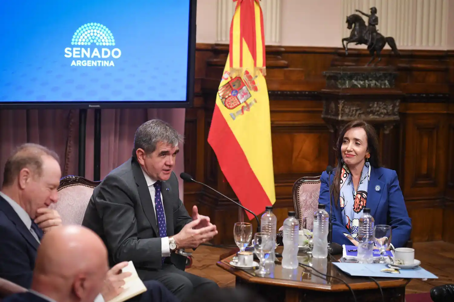 Victoria Villarruel: reunión con el embajador de España