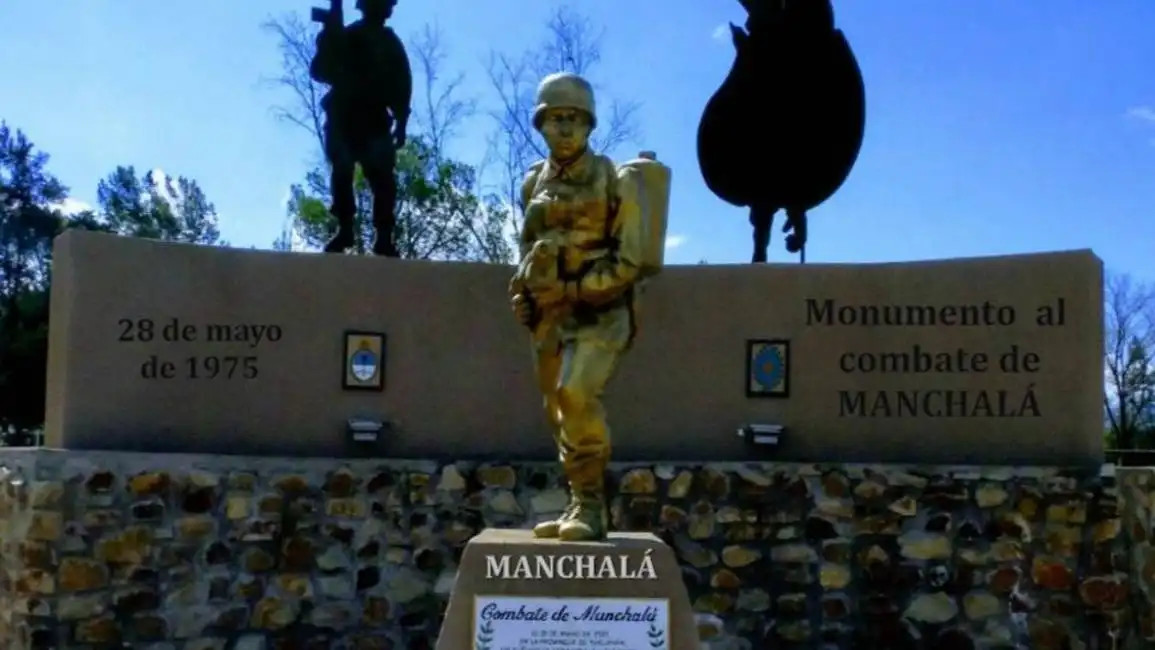 Homenaje a los Héroes de Manchalá