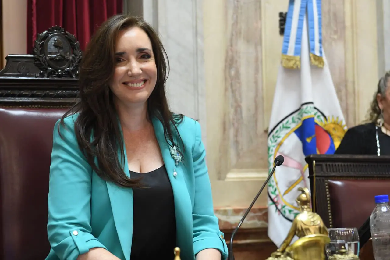 Victoria tomó juramento a los senadores electos